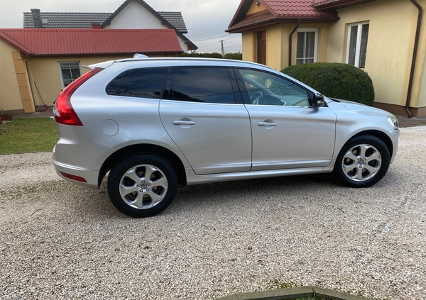 Volvo XC 60 cena 79999 przebieg: 125000, rok produkcji 2017 z Staszów małe 781